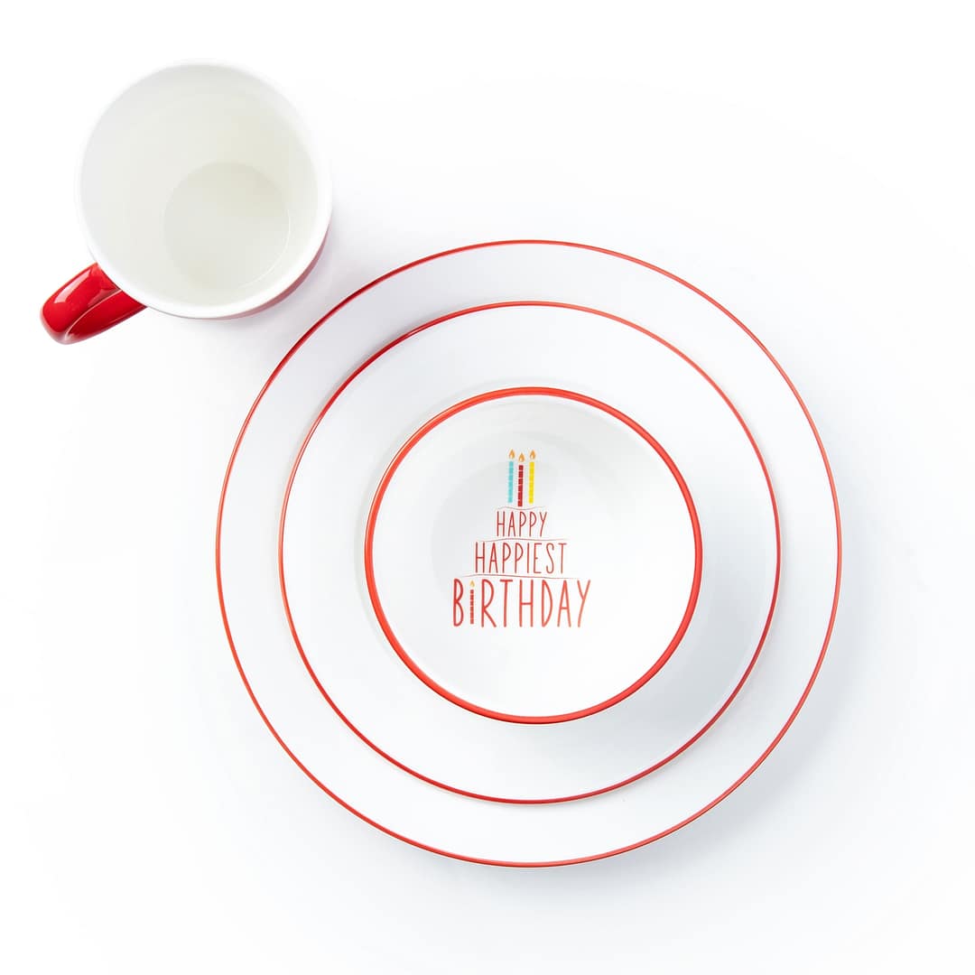 Happy Happiest Birthday Table Setting - Image 3